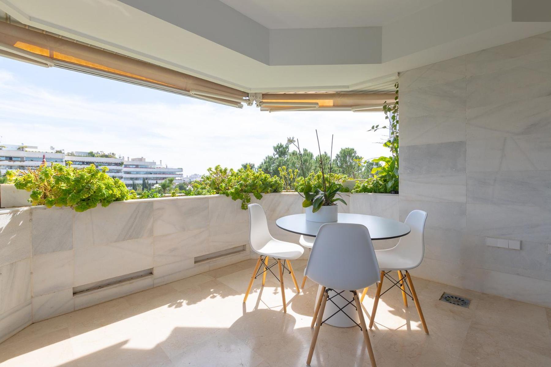 Lujoso Apartamento Con Piscina En Paseo Maritimo มาร์เบยา ภายนอก รูปภาพ