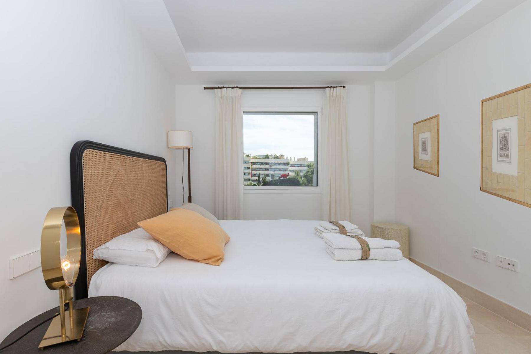 Lujoso Apartamento Con Piscina En Paseo Maritimo มาร์เบยา ภายนอก รูปภาพ