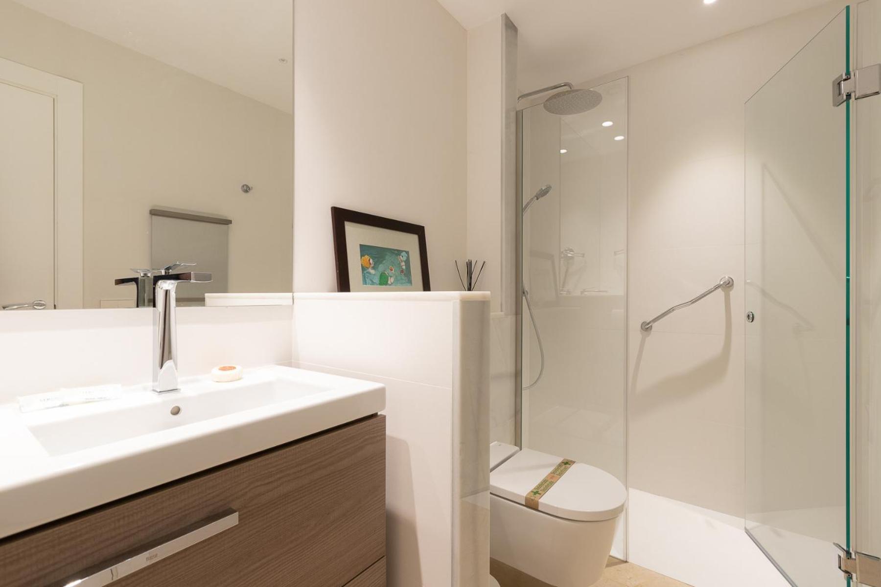 Lujoso Apartamento Con Piscina En Paseo Maritimo มาร์เบยา ภายนอก รูปภาพ