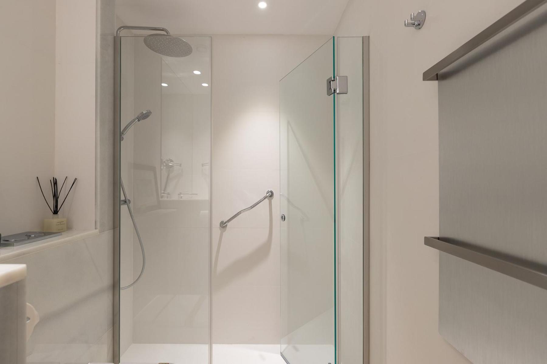 Lujoso Apartamento Con Piscina En Paseo Maritimo มาร์เบยา ภายนอก รูปภาพ