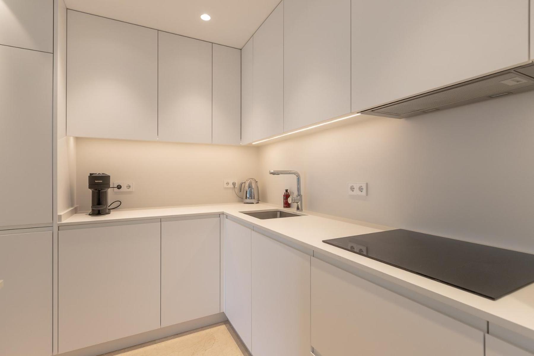 Lujoso Apartamento Con Piscina En Paseo Maritimo มาร์เบยา ภายนอก รูปภาพ
